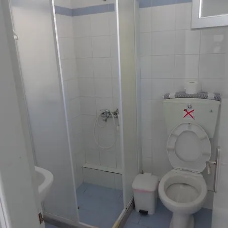 Spyros Guest house *