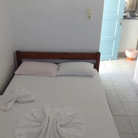 Spyros Parikia (Paros)